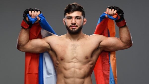 Арман Царукян оказался тяжелее Дэна Хукера перед боем в Катаре