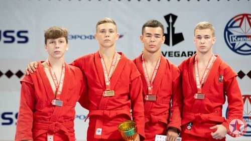 РЕЗУЛЬТАТЫ ПЕРВОГО ДНЯ МЕЖДУНАРОДНОГО ТУРНИРА ПО САМБО СРЕДИ ЮНОШЕЙ И ЮНИОРОВ