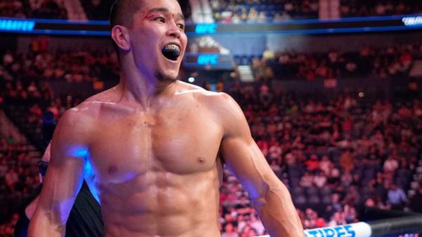 UFC Катар: Асу Алмабаев досрочно победил Алекса Переса