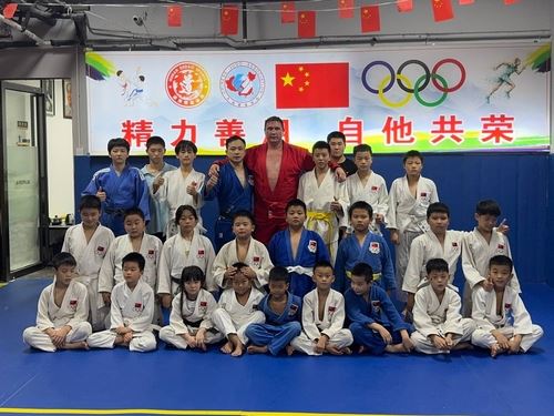 РОССИЙСКО-КИТАЙСКАЯ ДРУЖБА КРЕПНЕТ НА БОРЦОВСКОМ КОВРЕ!