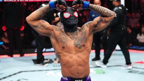 Четыре нокаутера получили бонусы турнира UFC 322