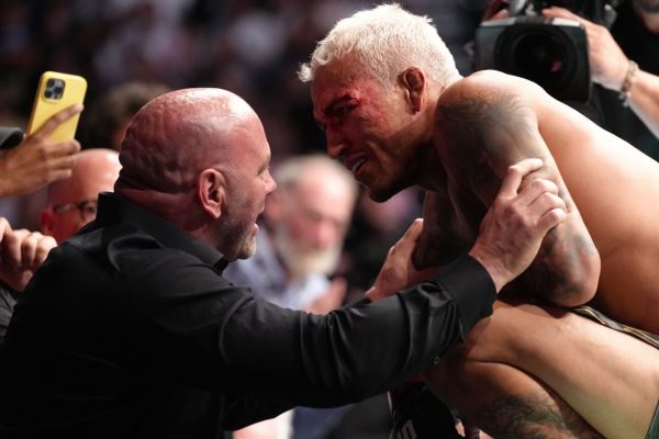 Ислам Махачев, первый титульный бой в UFC, бой с Чарльзом Оливейрой, как Махачев получил титульный бой, Хабиб Нурмагомедов