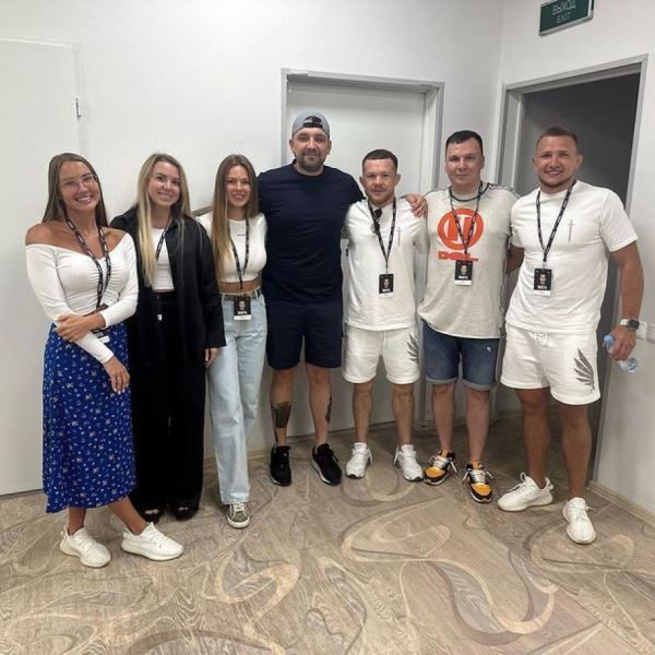 Под какую песню выходит Петр Ян: Стволок за поясок, дружба с Бастой, песня Drummatix