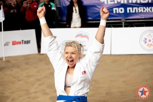 В КАЛИНИНГРАДСКОЙ ОБЛАСТИ ПРОШЁЛ ЮБИЛЕЙНЫЙ ЧЕМПИОНАТ РОССИИ ПО ПЛЯЖНОМУ САМБО
