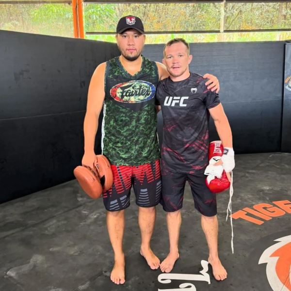 Где тренируется Пётр Ян, Академия единоборств в Екатеринбурге, где проходит сборы