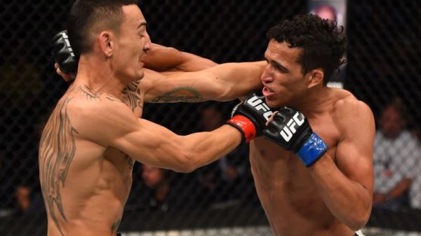 Чарльз Оливейра прокомментировал слухи о бое с Холлоуэем в январе